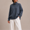Women's oversized turtleneck jumper with drop shoulders and ribbed trims