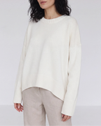 Women's Oversized Knit Jumper with Crew Neck and Ribbed Cuffs