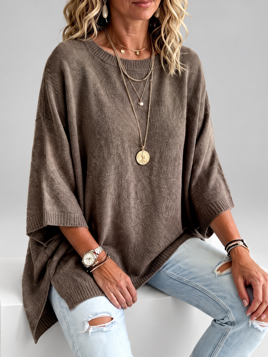 Women's oversized knitted jumper in Coffee – studio view 4