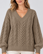 khaki cable knit V-neck jumper – 04_detail studio view