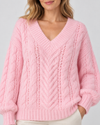 pink cable knit V-neck jumper – 04_detail studio view