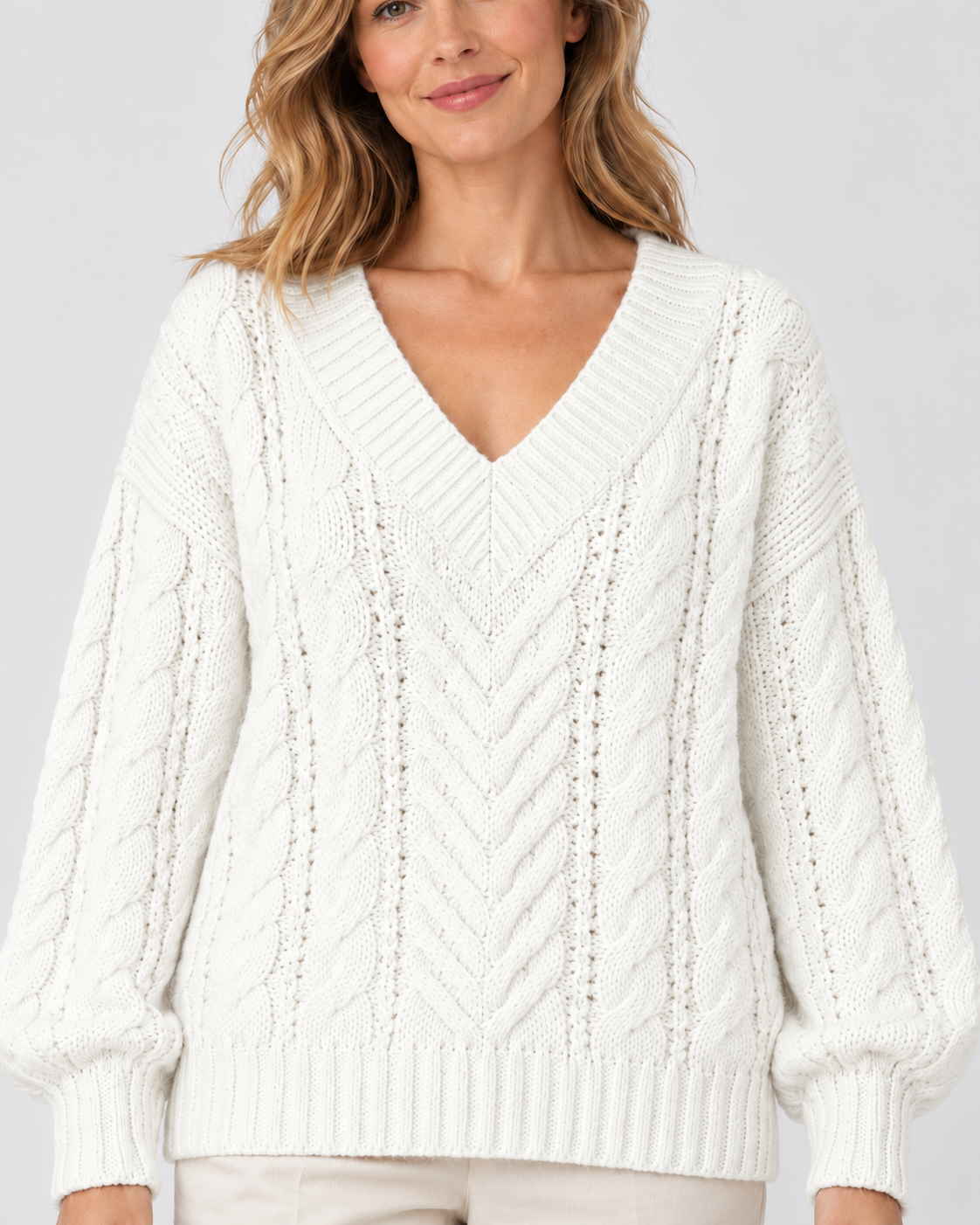 white cable knit V-neck jumper – 04_detail studio view