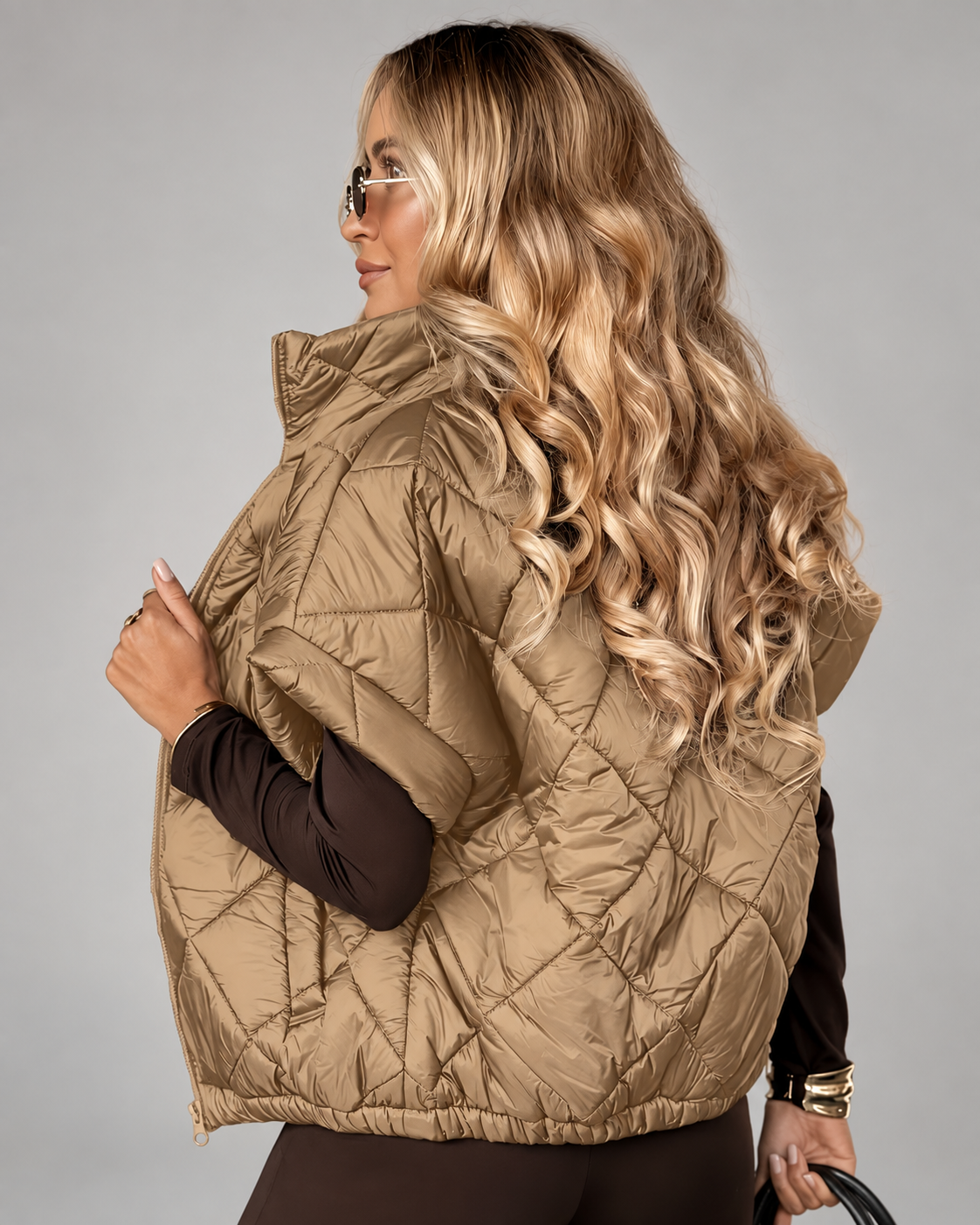 Women's Oversized Diamond Quilted Gilet with Stand Collar and Zip Front