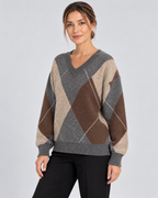 Women's Relaxed Argyle V-Neck Knitted Jumper with Ribbed Trims in Camel – photo 2