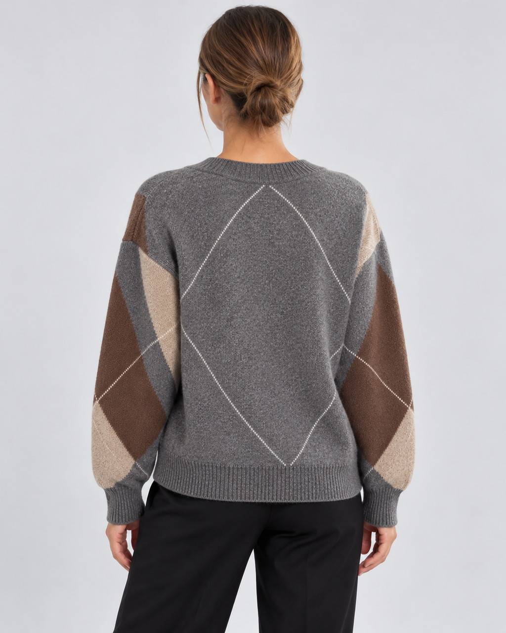Women's Relaxed Argyle V-Neck Knitted Jumper with Ribbed Trims in Camel – photo 3