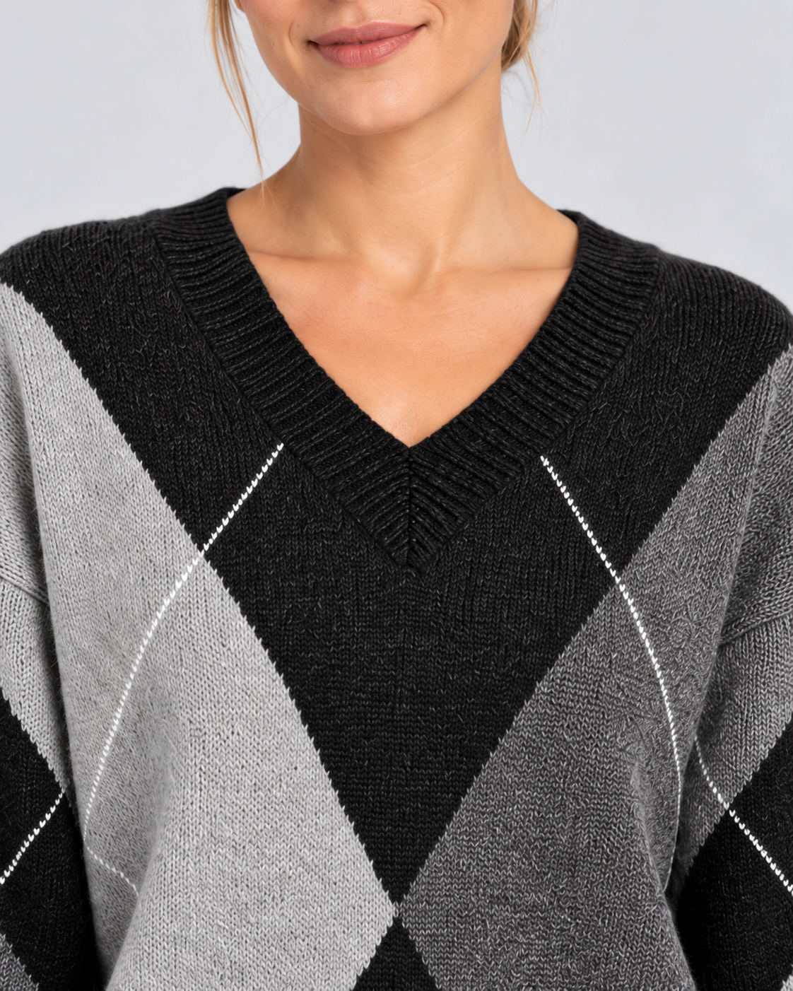 Women's Relaxed Argyle V-Neck Knitted Jumper with Ribbed Trims in Dark Grey – photo 4