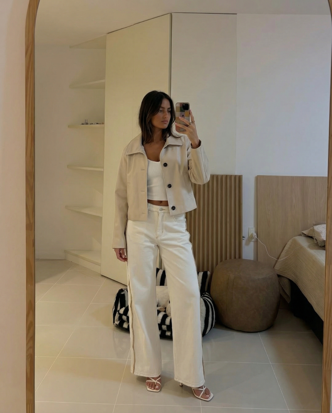 Women's Cropped Jacket with Collar and Button Front