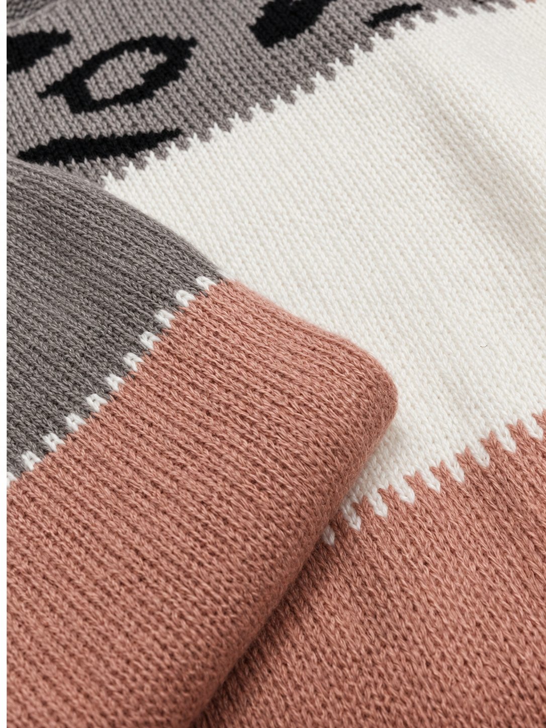 Women's Leopard Print Colour Block Jumper in Pink — knit detail