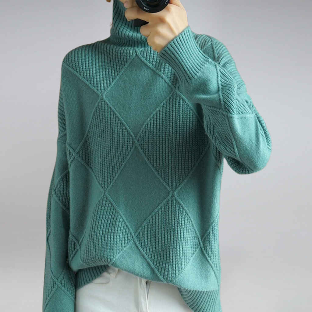 Women's Oversized Knit Turtleneck Jumper with Diamond Texture