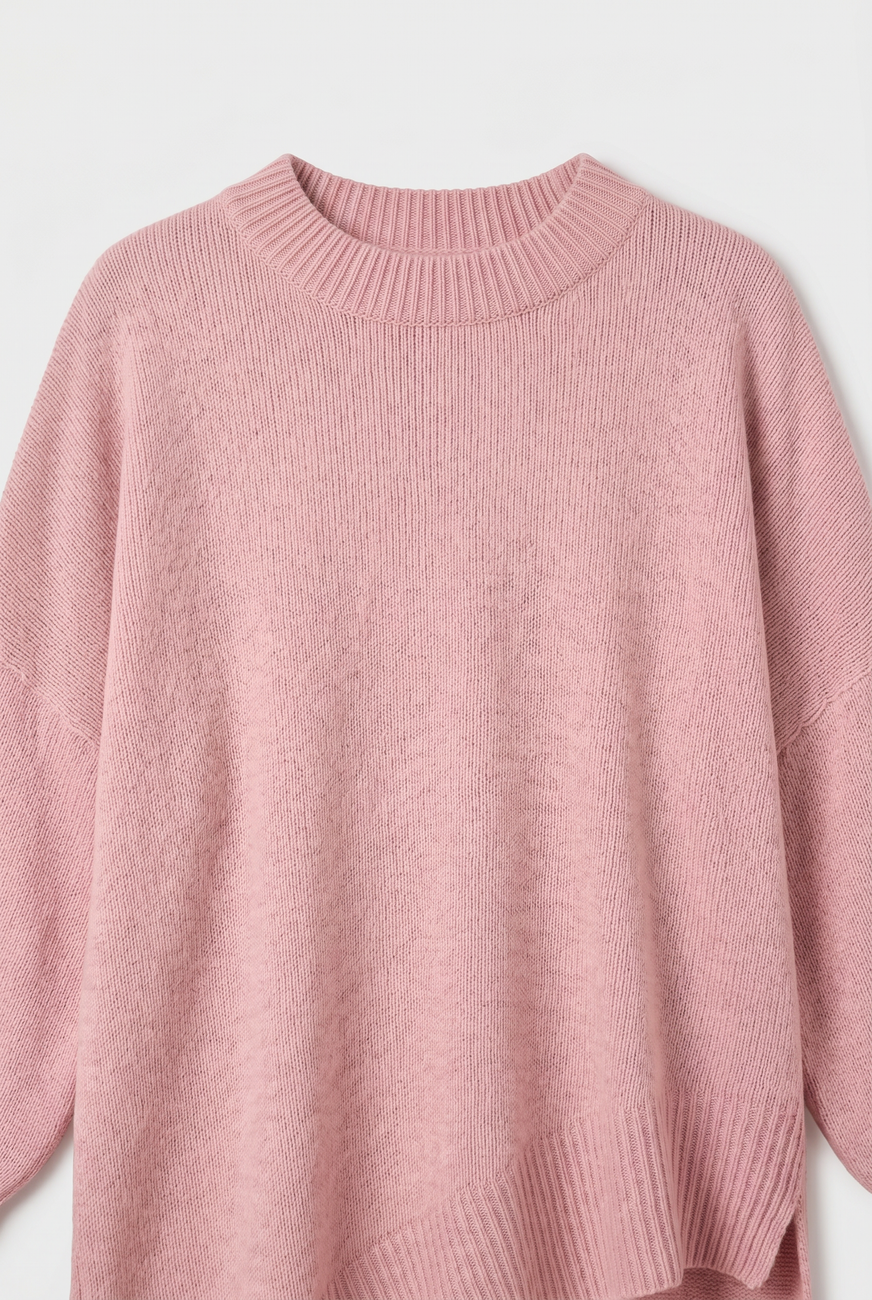 Women's Oversized Knitted Jumper with Crew Neck and Asymmetric Hem