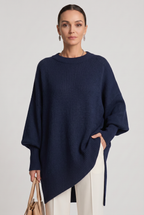 Women's Oversized Knitted Jumper with Crew Neck and Asymmetric Hem