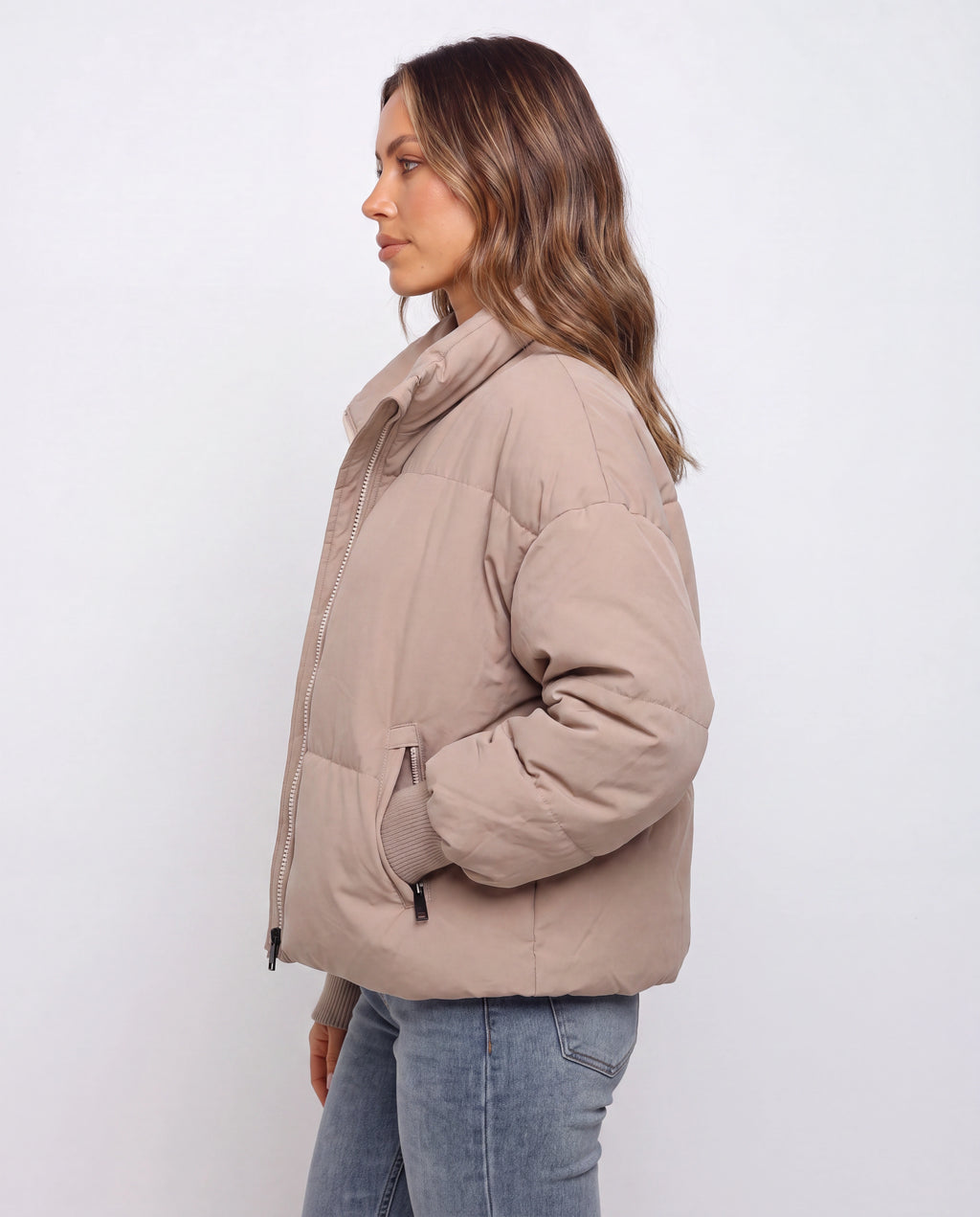Women's Oversized Puffer Jacket with Stand Collar and Zip Front